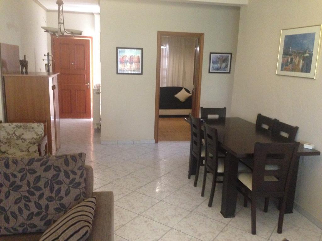 Nea Peramos Large Apartment Near The Beach מראה חיצוני תמונה