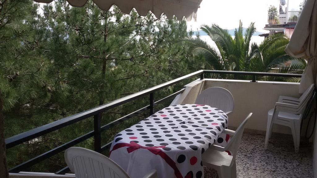 Nea Peramos Large Apartment Near The Beach מראה חיצוני תמונה